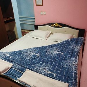 Deluxe Double Room Shower